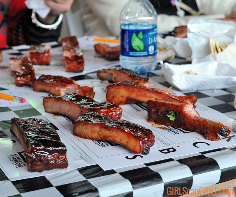 white KCBS judges card with 6 portions of ribs