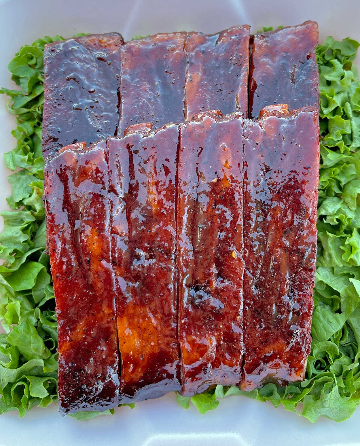 Box of hot and fast ribs for competition