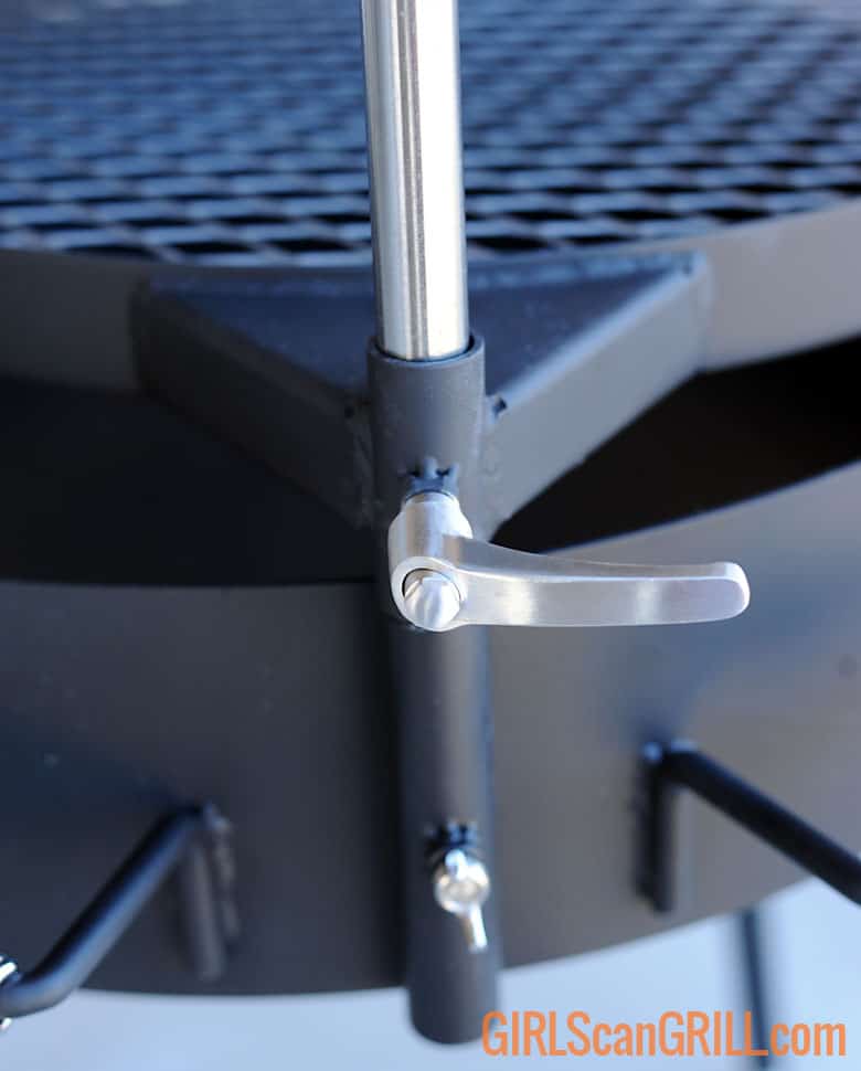 cantilever bolt that tightens grate ring on poles of KUDU grill