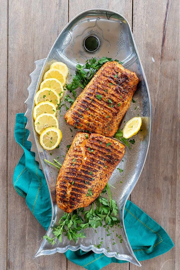 grilled salmon on platter.