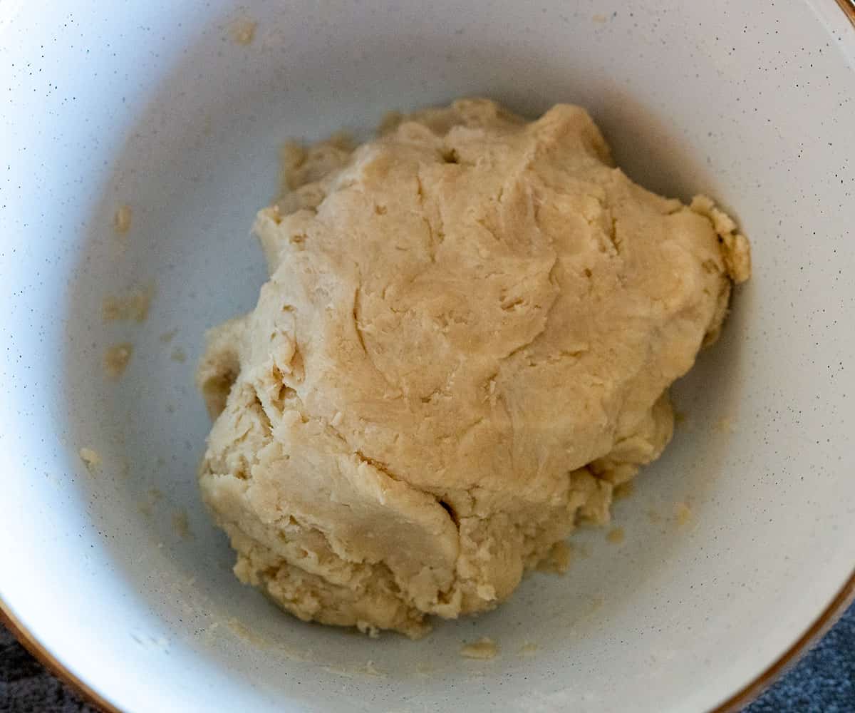 pie crust ingredients blended so they come together.