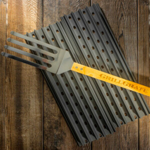 grill grate with spatula.