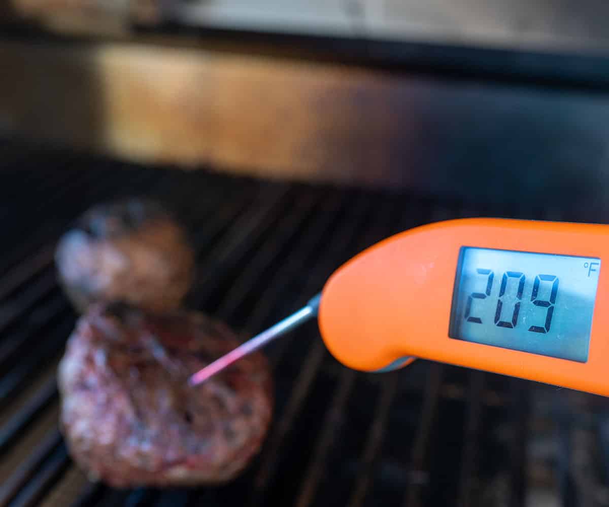 thermometer showing beet at 290F degrees.