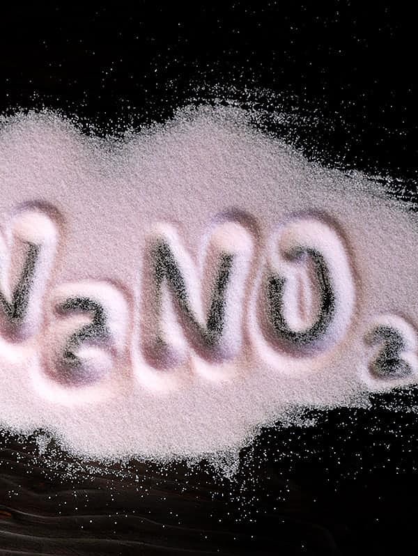 NaNO2 in pile of sodium nitrite.