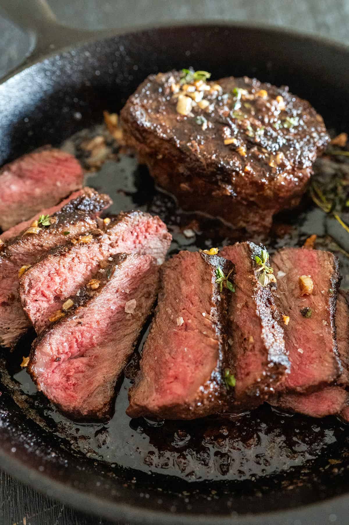 https://girlscangrill.com/wp-content/uploads/2023/07/seared-steak-slices-vert.jpg
