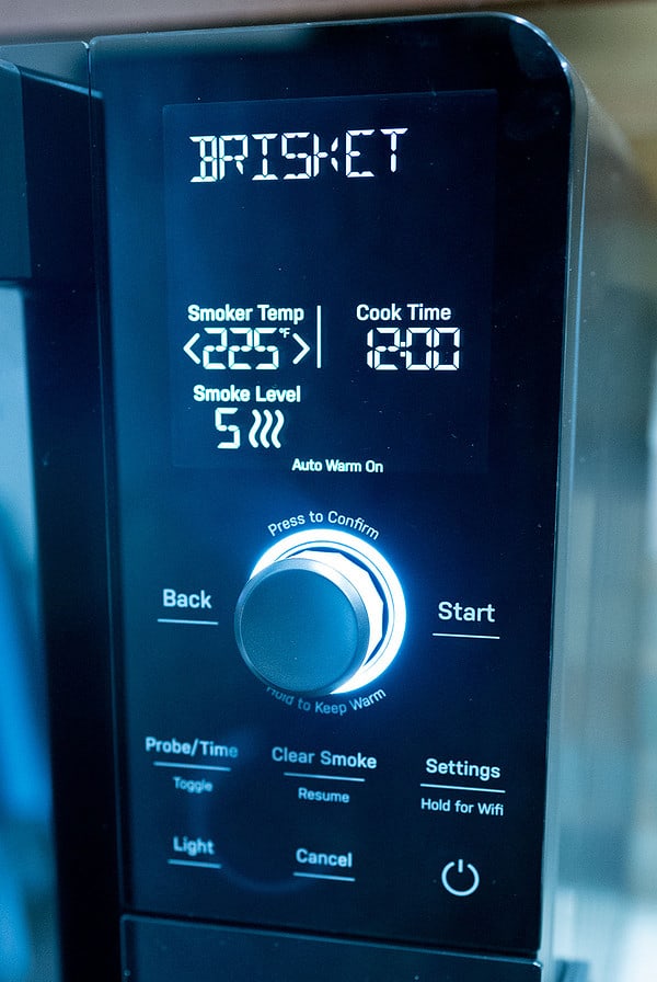 GE Indoor Smoker panel showing brisket settings.